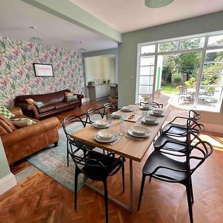 Spacious Semi-Detached Southsea House, Free Parking On Drive Portsmouth Eksteriør bilde