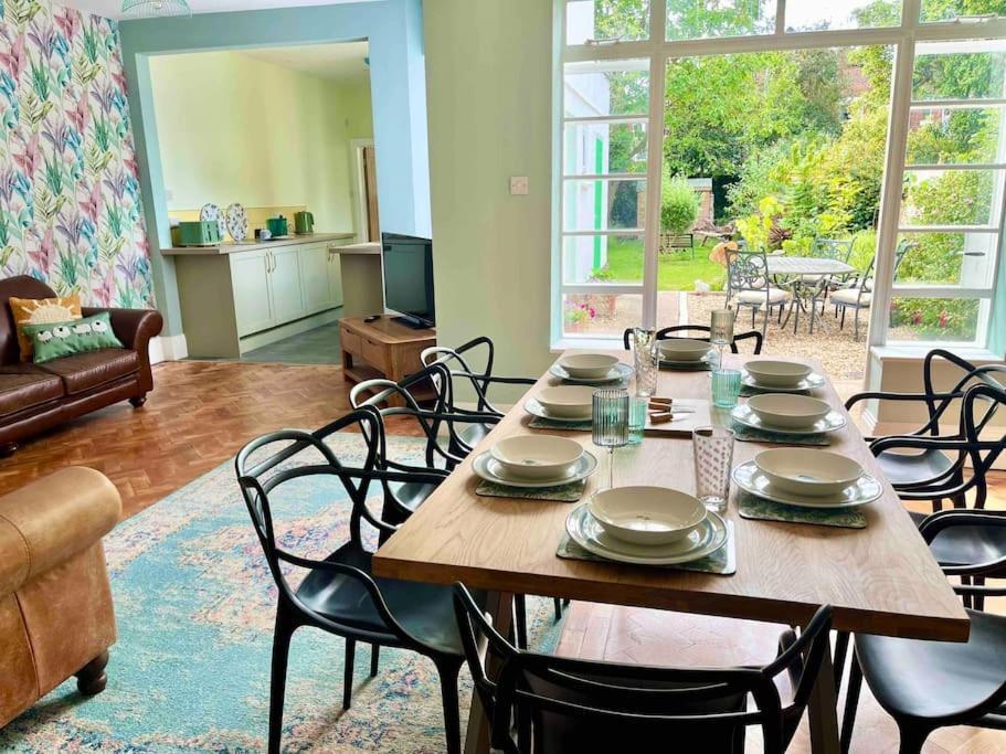 Spacious Semi-Detached Southsea House, Free Parking On Drive Portsmouth Eksteriør bilde