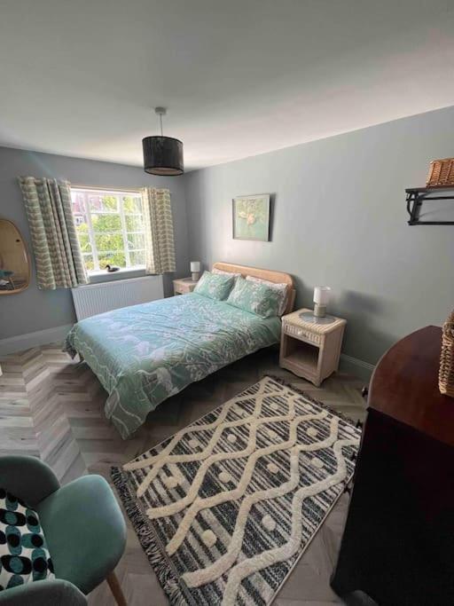 Spacious Semi-Detached Southsea House, Free Parking On Drive Portsmouth Eksteriør bilde