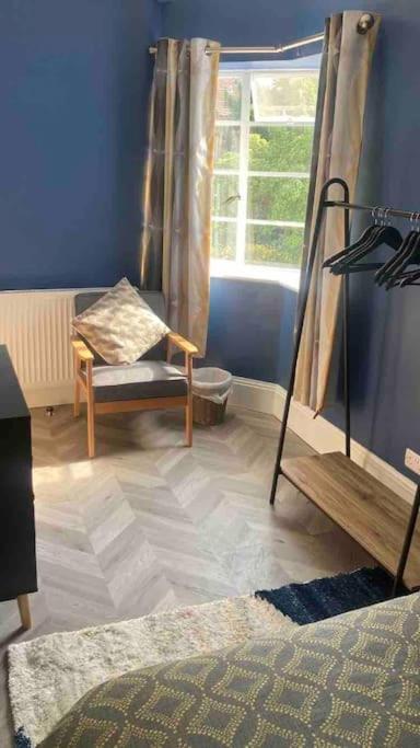 Spacious Semi-Detached Southsea House, Free Parking On Drive Portsmouth Eksteriør bilde