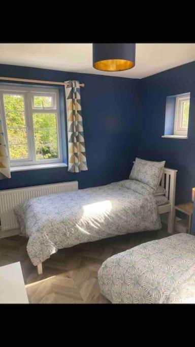 Spacious Semi-Detached Southsea House, Free Parking On Drive Portsmouth Eksteriør bilde