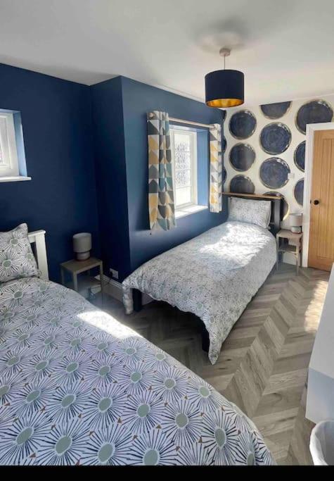 Spacious Semi-Detached Southsea House, Free Parking On Drive Portsmouth Eksteriør bilde