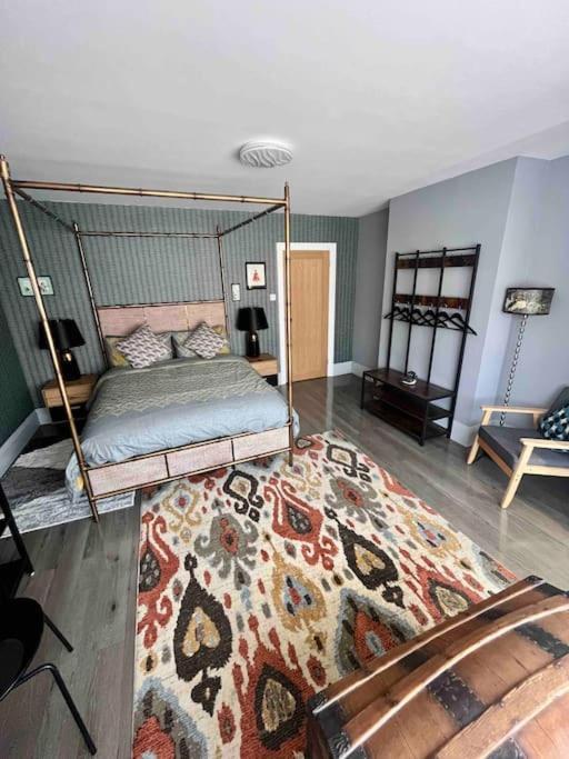 Spacious Semi-Detached Southsea House, Free Parking On Drive Portsmouth Eksteriør bilde