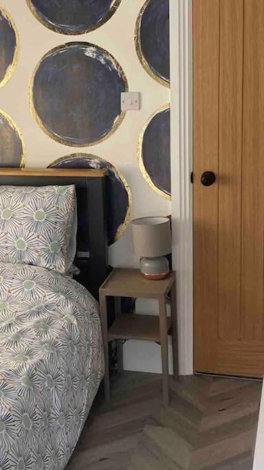 Spacious Semi-Detached Southsea House, Free Parking On Drive Portsmouth Eksteriør bilde